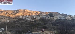 Casa a Sella. Casa de dos plantas en sella con buardilla