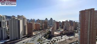 Pis a Juzgados - Plaza de Toros. Piso de dos dormitorios en un edificio emblematico de benidorm