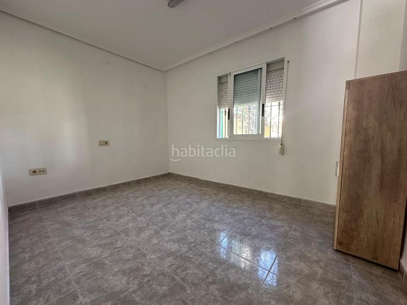 Foto 339aa1f7-bb90-4ff4-91ee-015b11d7c0d5. Casa aparellada amb calefacció aparcament piscina a Benidorm