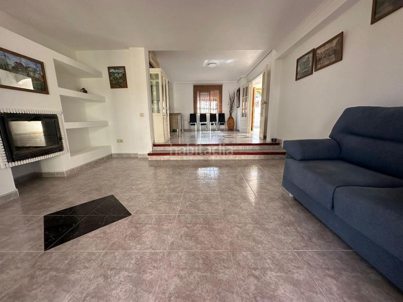 Foto 4e18599f-e710-4ebd-948d-b5688d71ca76. Casa aparellada amb calefacció aparcament piscina a Benidorm