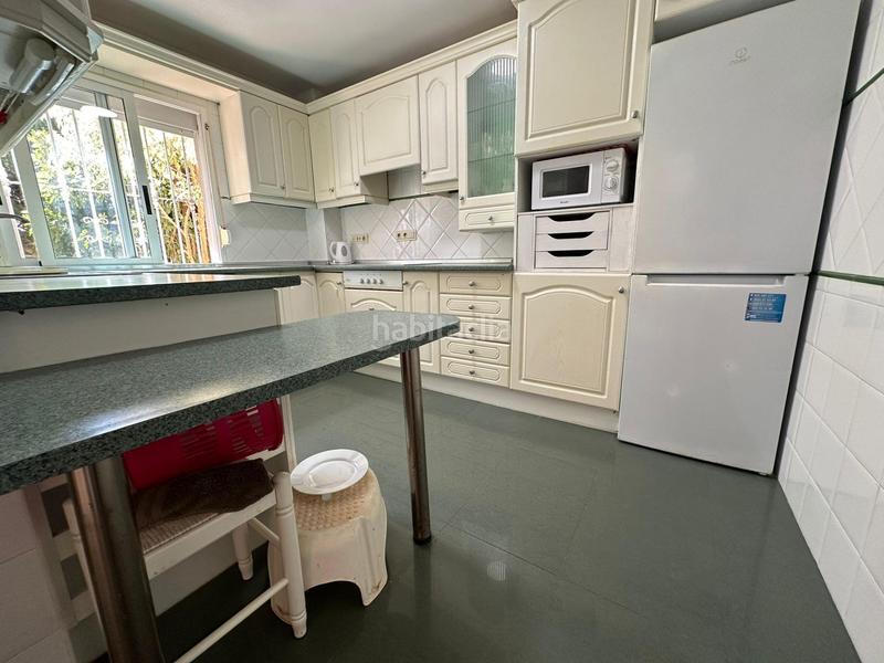 Foto 5f097f3d-c2f9-4d7b-b668-ed91586ac258. Casa aparellada amb calefacció aparcament piscina a Benidorm