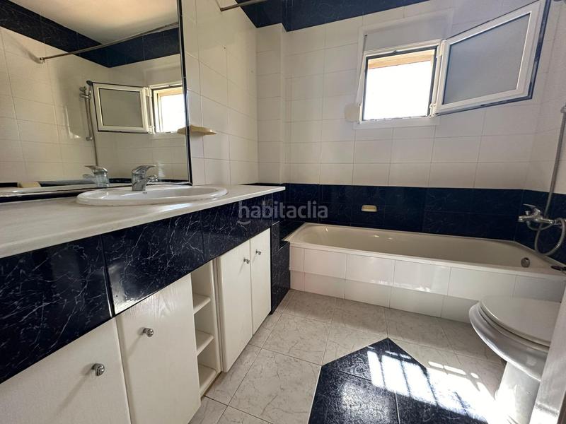 Foto 68124008-6b78-4696-8b05-c12d2afc09de. Casa aparellada amb calefacció aparcament piscina a Benidorm