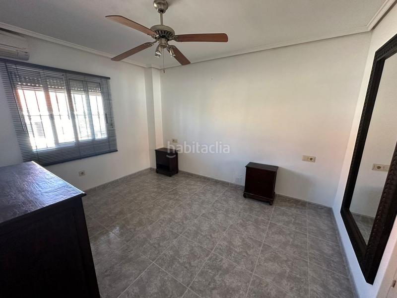 Foto 9f0a5396-8975-4ddd-87c1-2806810e1daa. Casa aparellada amb calefacció aparcament piscina a Benidorm