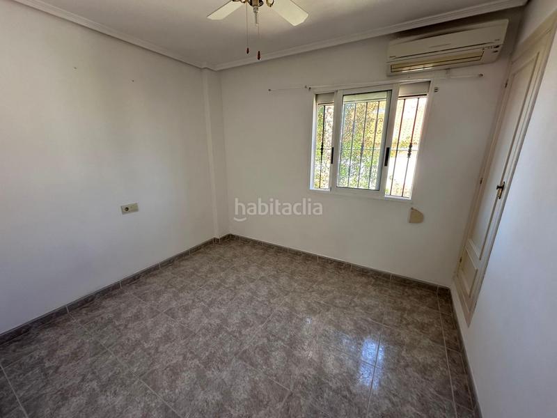 Foto b2073ca2-9c4c-483c-bca4-c6b2050b5c2b. Casa aparellada amb calefacció aparcament piscina a Benidorm