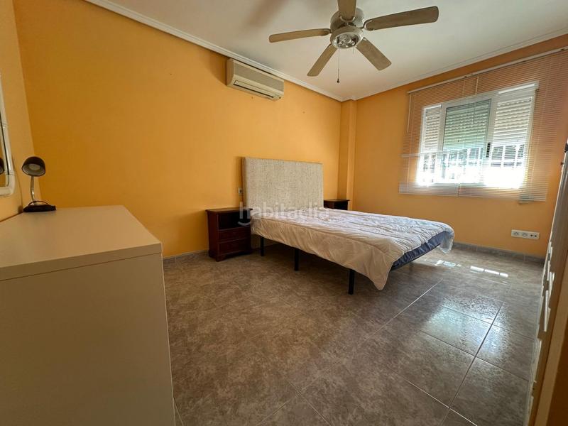 Foto ce944744-8318-4da6-9cee-a9692e68967d. Casa aparellada amb calefacció aparcament piscina a Benidorm