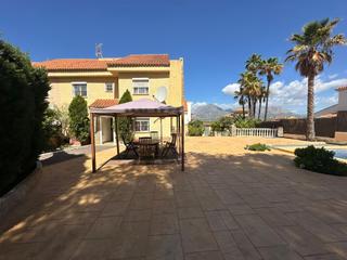 Casa aparellada a Sierra Helada. Chalet pareado en benidorm
