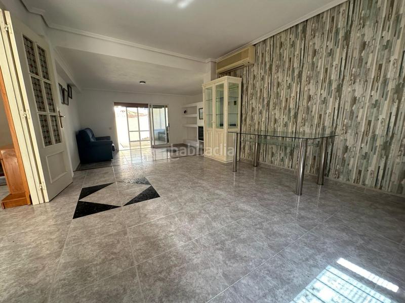 Foto f07bfd20-cf32-4ae2-907b-de5886eecd1a. Casa aparellada amb calefacció aparcament piscina a Benidorm