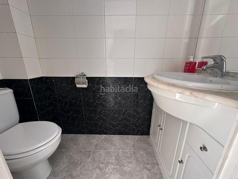 Foto f4e19e0e-5080-4530-8f1e-2511f8e4105e. Casa aparellada amb calefacció aparcament piscina a Benidorm