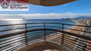 Pis a Playa Levante. Se vende piso en benidorm  playa de levante primera línea