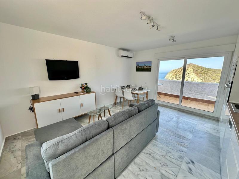 Foto 4b830a22-b1cb-4fbe-aab1-e9b2a2595e15. Apartament amb piscina a Playa Poniente Benidorm