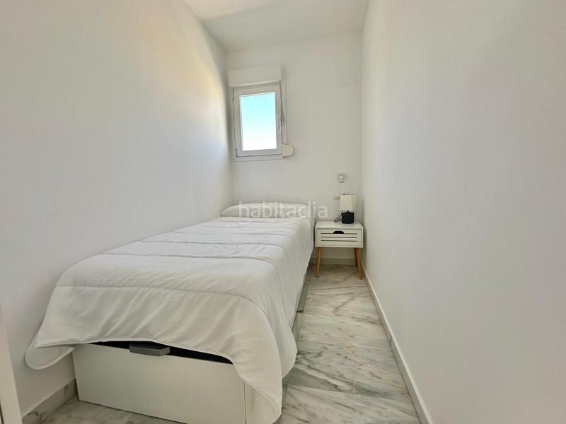 Foto ce0458e5-b553-4ba2-b0c2-e83fd170e3b1. Apartament amb piscina a Playa Poniente Benidorm