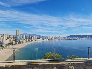Apartament a Playa Poniente. Moderno apartamento en la encantadora cala de benidorm