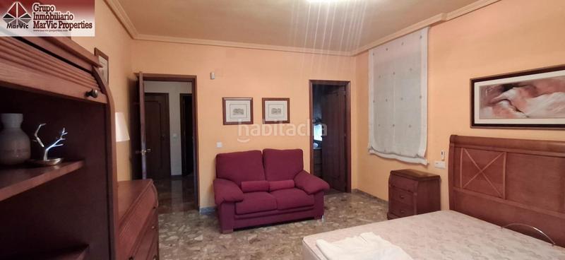 Foto 4b0a6f97-8c6e-4a3c-9d1c-d0895b357181. Chalet con riscaldamento parcheggio piscina in Urbanizaciones Benidorm