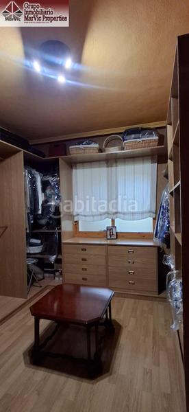 Foto fbfad7ee-2594-4ff0-92fa-cea6f04c5294. Chalet con riscaldamento parcheggio piscina in Urbanizaciones Benidorm