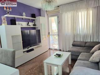 Flat in Centro Urbano. Piso en zona centro con garaje incluido, a un paso de la playa