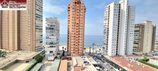 Apartament a Playa Levante. Apartamento reformado con vistas al mar en levante, benidorm