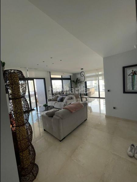 Foto 4989b9d7-e9e1-4f46-b524-a1c0ef897c2a. Appartamento con riscaldamento parcheggio piscina in Benidorm