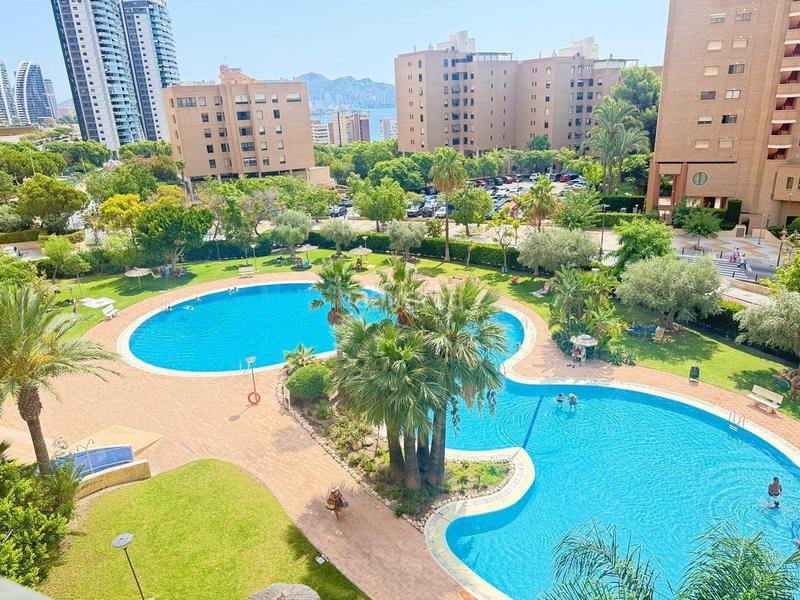 Foto df9ede37-5a5f-44b5-859c-f50be3cf3430. Appartement avec parking piscine dans Playa Poniente Benidorm
