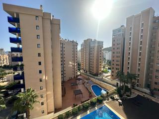 Apartamento en Bulevar-Puerta Mítica. Moderno apartamento en cala villajoyosa con vista al mar