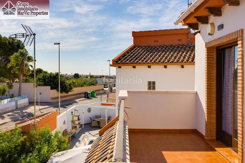 Foto 4010e0db-b362-40b5-b4dc-18342b297024. Chalet con riscaldamento piscina in Los Almendros Orihuela