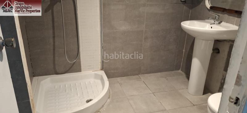 Foto 8279b3aa-7ecd-4c30-94a2-9d406f911525. Local comercial amplio local comercial con posibilidad de cambio a vivienda en Benidorm