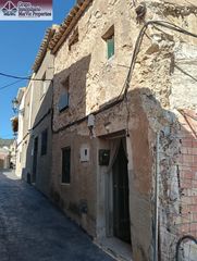 Haus en Relleu. Oportunidad de inversi�n en el centro de relleu propiedad trifam