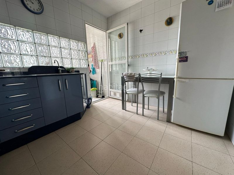 Foto e1f5b1c1-1b2b-4a85-ba6a-79f2d28cc482. Apartament amb calefacció aparcament piscina a Juzgados - Plaza de Toros Benidorm