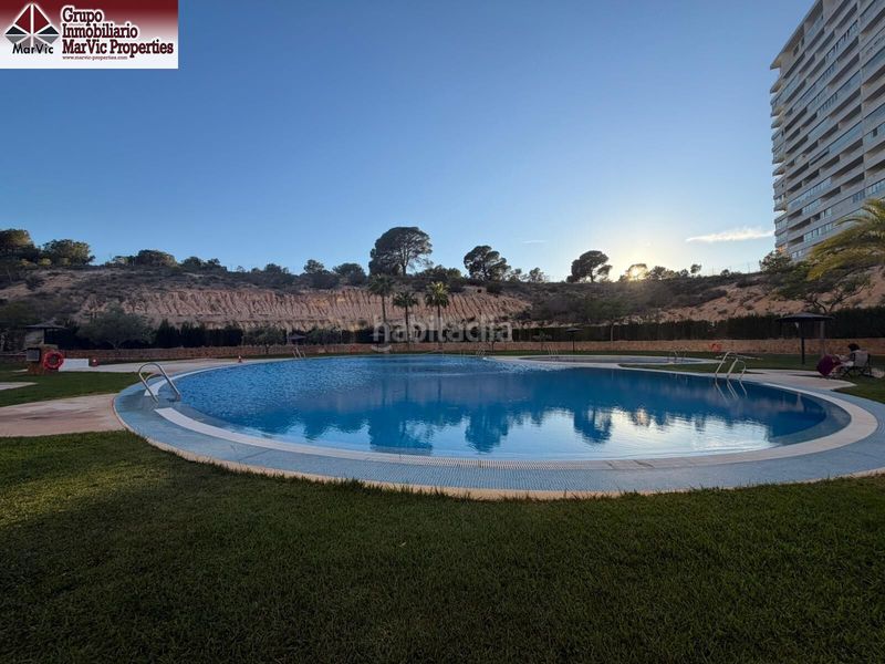 Foto eefb227e-fdf3-4028-b289-5f2fde0a888d. Pis amb aparcament piscina a Via Parque Benidorm