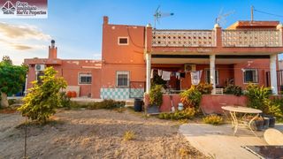 Mas à El Secanet-Hacienda del Sol. Encantadora casa con terreno en villajoyosa  ideal para inversor