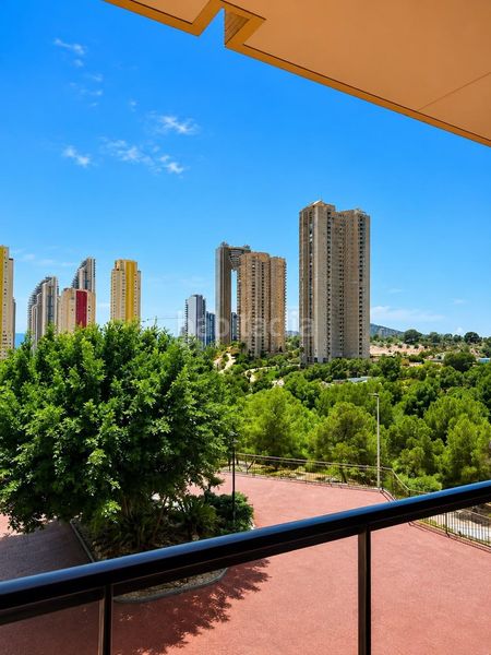 Foto 01f5828d-e4e9-4a11-b8ae-77c50876f46d. Apartament amb aparcament piscina a Via Parque Benidorm