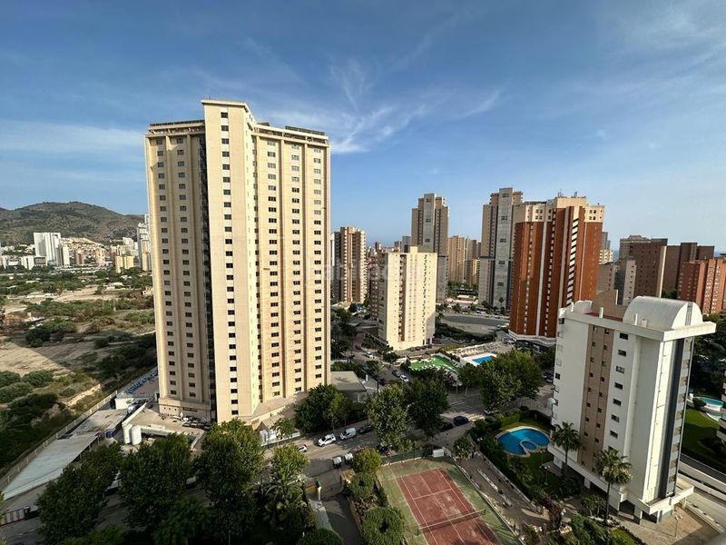 Foto ef336349-392a-4db2-90fe-ca726084ce6f. Apartament amb aparcament piscina a Levante Alto Benidorm
