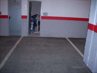 Parking voiture  Avenida pintor baeza. Se vende garaje frente hospital de alicante , facil maniobra , c
