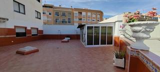 Pis  Calle rosello. Se vende piso  junto hospital  ascensor  listo para vivir  terra