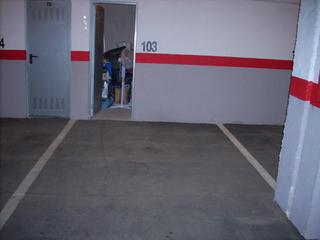Car parking  Pintor baeza. Se vende plaza de garaje , facil maniobra , frente hospitak