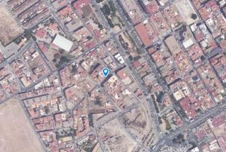 Aparcament cotxe  Calle llinares. Garaje de 17 metros y trasteo de 19