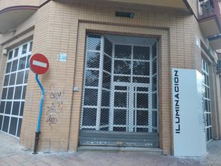 Lloguer Local Comercial  Avenida pintor baeza. Se alquila local frente hospital de alicante , ideal para clinic