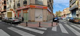 Local commercial à Florida Baja. Se vende local  listo para utilizar  posibilidad opcion compra