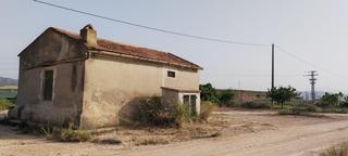 Propriété à Monforte del Cid. Se vende terreno con casa ,  40.000 mts,  plantada de uva en pro