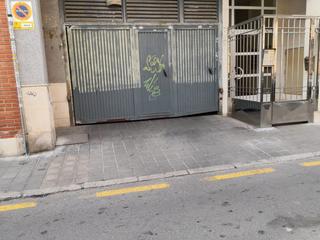 Parking voiture  Calle arquitecto vidal. Se vende plaza de garaje en muy buena zona