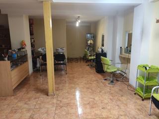 Local commercial à Altozano - Conde Lumiares. Se vende local peluqueria , frente hospital, listo para empezar