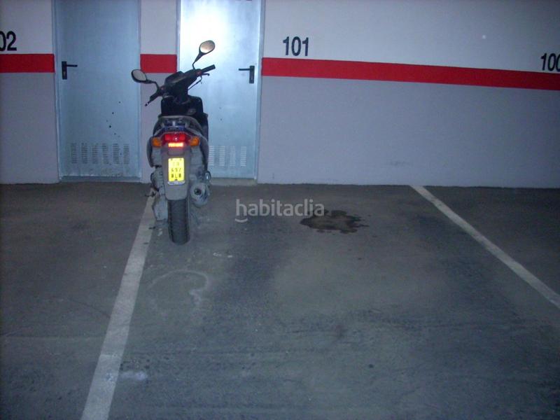 Foto a18f7251-8f3d-4cf2-a4a0-601d9c91f848. Parking coche se vende plaza de garaje , pocos vecinos en Alicante