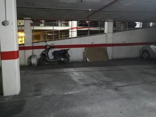 Parking voiture  Calle musico pau casals. Plaza de garaje en muy buena zona