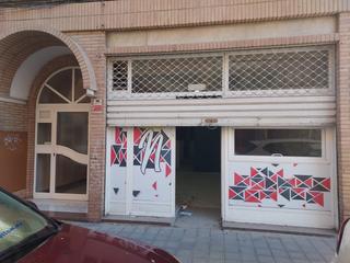 Local commercial  Calle pintor gisbert. Se vende local en muy buena zona ,a 5 minutos del centro reforma
