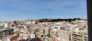 Etagenwohnung in Campoamor. Se vende piso  reformado  centrico  luminoso  listo para vivir