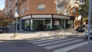 Local commercial à Los Ángeles. Se vende local  exposicion  reformado  nayagran fachada