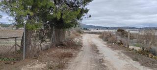 Propriété à Monforte del Cid. Se vende terreno a 20 minutos de alicante con agua y casa para r