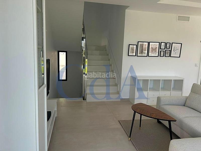 Foto 3d0eb1b8-5783-4870-8b46-fce7079d9f54. Xalet amb calefacció aparcament piscina a Playa Muchavista Campello (el)