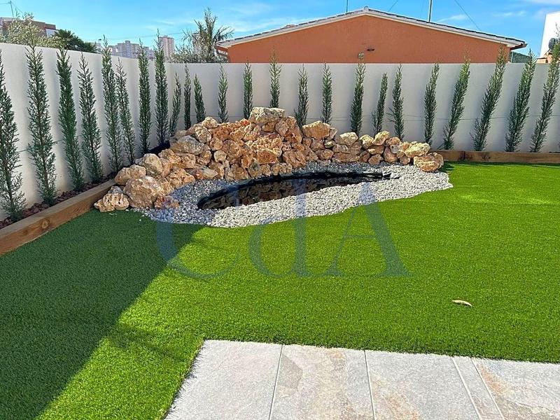 Foto 3dc08fe1-f55a-4c89-8ffc-a98b22cfd82e. Xalet amb calefacció aparcament piscina a Playa Muchavista Campello (el)