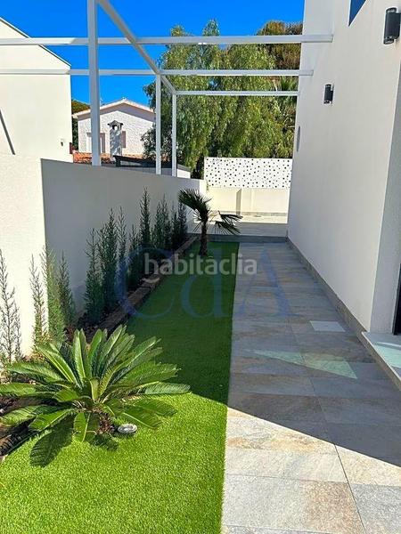 Foto 68c7fa2d-922a-466a-a048-465ca333819d. Xalet amb calefacció aparcament piscina a Playa Muchavista Campello (el)