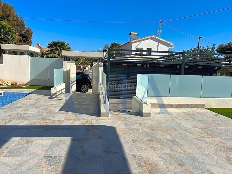 Foto 7efe424b-5937-4040-b707-7d3daca48307. Xalet amb calefacció aparcament piscina a Playa Muchavista Campello (el)